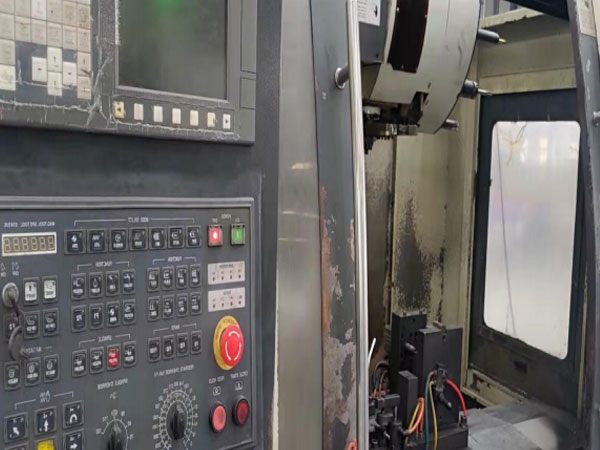 四軸、五軸加工中心